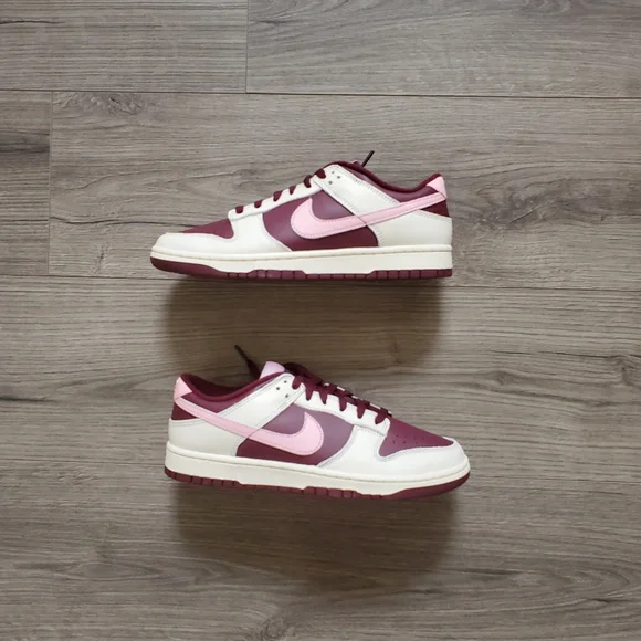 Nike Dunk Low Premium Valentines Day Sneakers Mens 9 & 10.5 Nike Dunk Low PRM Valentines Day 2023 Size 10.5 Mens  main image 4
